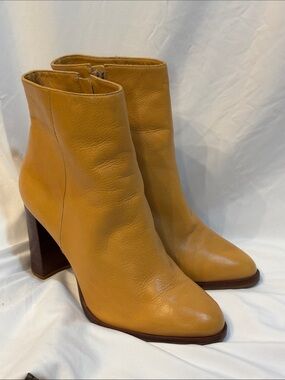 Gianni Bini Arita Leather Ankle Boots Camel Tan Block Heel Booties Size 10M